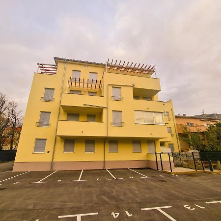 New - Apartment Finis سينج المظهر الخارجي الصورة