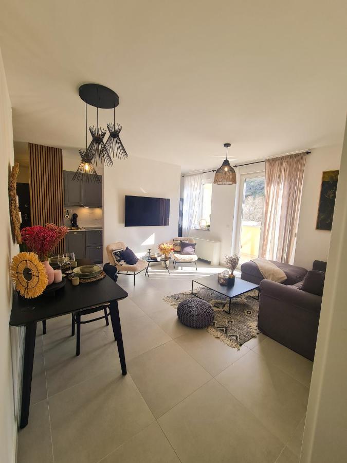 New - Apartment Finis سينج المظهر الخارجي الصورة